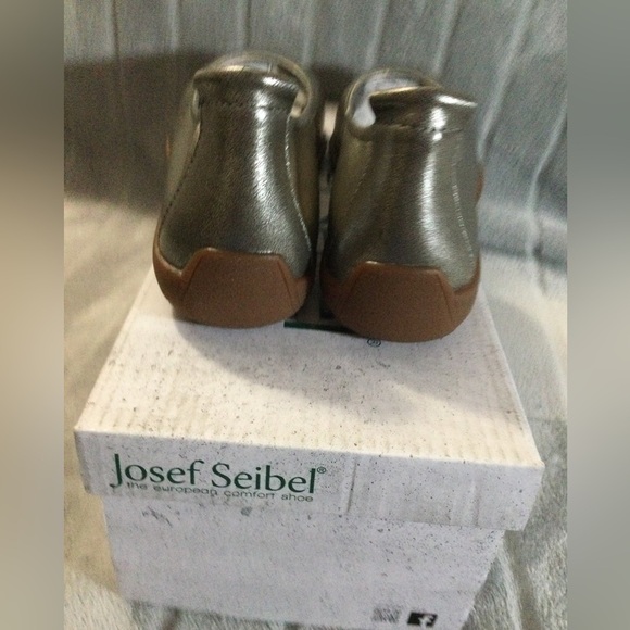 Josef Seibel Women's Gold Pebbled Leather Ballerina Flats EU 36 US 5  to 5.5 - Picture 5 of 12